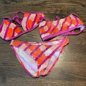 Patagonia bikini - 2 tops. All medium
